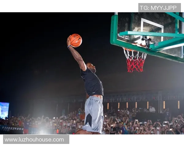 当篮球巨星邂逅绿茵传奇足球巨星碰撞梦想火花